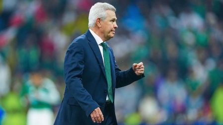 Javier Aguirre debuta con el Valencia este fin de semana.