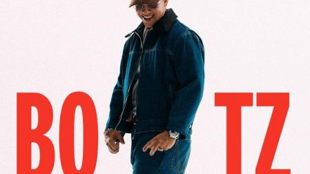 “BOTZ”, acrónimo de “Bésame Otra Vez”, es el primer sencillo de La Postal, el álbum con el que Daddy Yankee explora el poder emocional de un beso.
