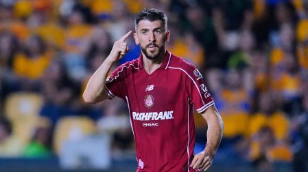 Paulinho acortó distancias tras un amague de Jesús Gallardo para dejarlo solo y marcar con un disparo cruzado