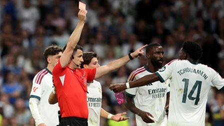 Vinicius Jr. es expulsado en el partido de Real Madrid Vs Villarreal por un jalón de pelo a Nathan Saliba.