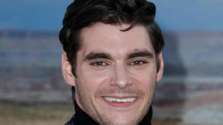 Muere a los 34 años RJ Mitte.