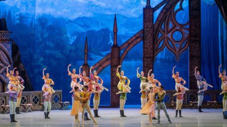 El Auditorio Nacional se transformó en el escenario de una historia inolvidable gracias a la Compañía Nacional de Danza y la música en vivo de la Orquesta del Teatro de Bellas Artes.