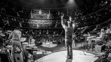 Enrique Bunbury inició su gira por México en 2026.