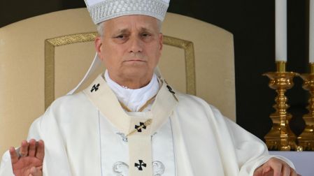 El padre Louis Cameli, sacerdote de la Catedral Holy Name, pidió confiar en Dios ante la enfermedad del papa.