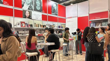 La Feria Internacional del Libro de Monterrey recibió 140 mil visitantes en su primer fin de semana, 60 mil el sábado y 80 mil el domingo, informó Henoc de Santiago, director de este encuentro librero.