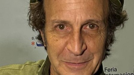 Daniel Giménez Cacho estudió Física en la UNAM durante dos años; después descubrió que su vocación era la actuación.