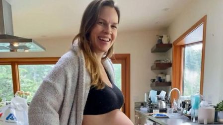 La actriz defendió su decisión de volver a ser madre y puso sobre la mesa las críticas que enfrentan las mujeres por su edad.
