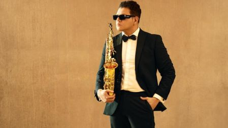 El músico y director de orquesta señala que "Dialogues" es una conversación entre la memoria y la creación.
