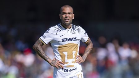 Dani Alves llegó con alto cartel a los Pumas.