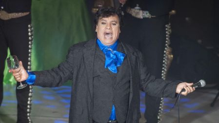 Mansión de Juan Gabriel en venta.