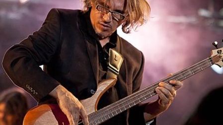 El fundador e integrante del grupo Enanitos Verdes manifestó su tristeza por el fallecimiento del cantante argentino. (Especial)
