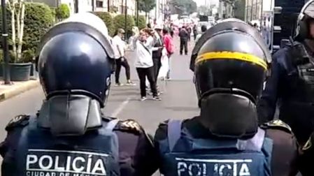 Antorchistas protestaron y entorpecieron el tránsito en Escuela Naval Militar y Reforma, para exigir ayuda para reparar sus casas dañadas por el sismo del 19:S.