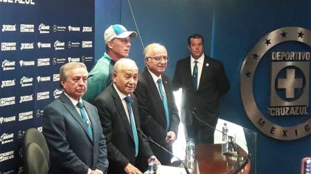 Guillermo Álvarez ratificó a Víctor Garcés como Vicepresidente de Cruz Azul, pero al igual que Alfredo Álvarez, tomarán decisiones de carácter administrativo (Foto: Edgar Berrios)