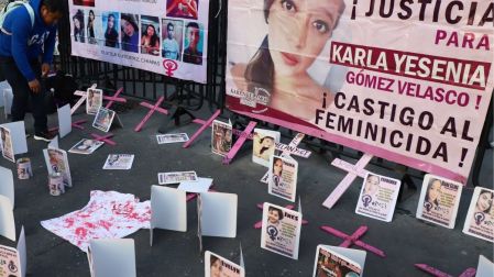 El documento indica que se deberá garantizar a las víctimas indirectas de feminicidio y transfeminicidio el acceso a ayuda inmediata. Foto: Cuartoscuro