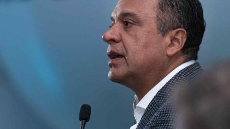 El presidente de Cruz Azul, Víctor Velázquez.
