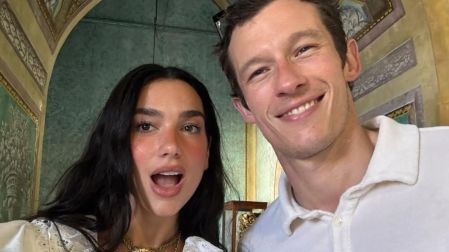 Callum Turner revela cómo empezó su relación con Dua Lipa