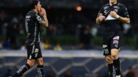 Federico Viñas estrella su disparo en el poste de América, significaba el 0-1 en el encuentro. (Mexsport).