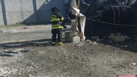 Noticias de Hoy, Policia Estatal asegura 30 mil litros de gas LP en Toluca, Policia Estatal asegura 30 mil litros gas LP Toluca, Policia asegura 30 mil litros gas LP Toluca, Robo de combustible, Gas LP, Licuado de Petroleo, camiones, dudosa procedencia, policia estatal, Secretaria de Seguridad, 30 mil litros, contenedores, fuga de gas, desalojo, vecinos, seguridad, denuncia