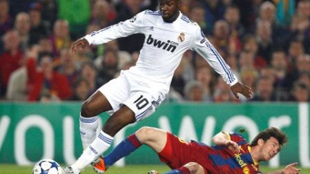 Lassana Diarra jugando con el Real Madrid. (Reuters)