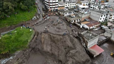 Van 18 muertos en Ecuador tras deslave; se reportan 16 desaparecidos