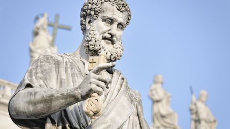 San Pedro sujeta una llave/ Foto: Getty Images