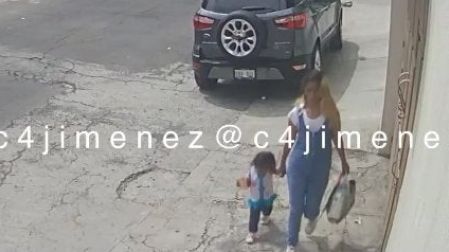 Mujer abandonó a niña en CDMX.
