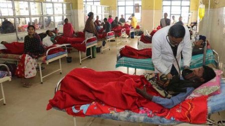 Otro caso de alcohol adulterado en India causa al menos 93 muertos