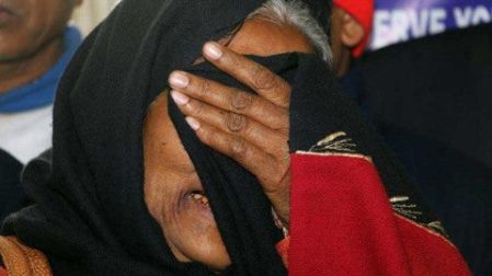 Van 150 muertos en India por nuevo caso de alcohol adulterado 