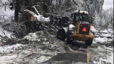 Tren con 183 pasajeros queda varado en la nieve por casi 2 días en Estados Unidos 