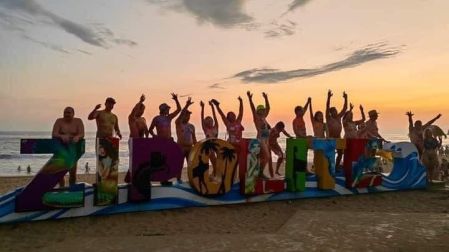 Nudistas en Zipolite
