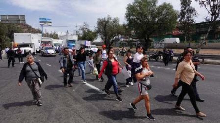 Cancelan bloqueo transportistas.