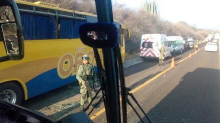 Tragedia en carretera de Puebla; mueren 9 en choque de autobús