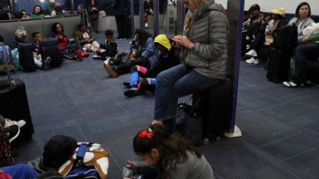 Caos en aeropuertos de EU por falla técnica