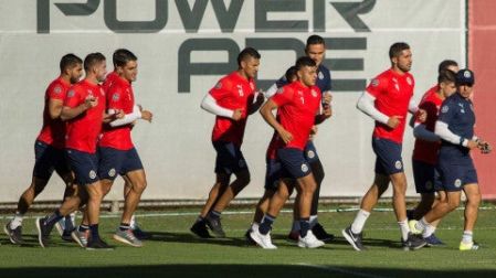 Coyote toma las riendas de las Chivas