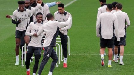 Vinicius entrenando. (AFP)