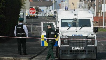 Arrestan a dos jóvenes por muerte de periodista en Irlanda