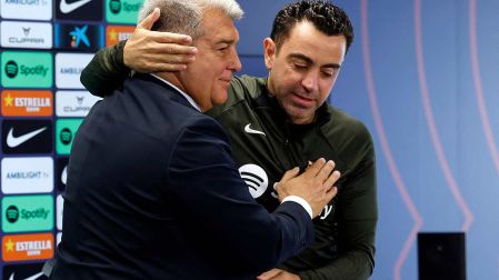 Joan Laporta y Xavi Hernández