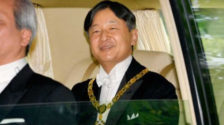 Naruhito asume como nuevo emperador de Japón