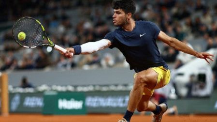 Carlos Alcaraz aseguró ser uno de los favoritos para llevarse título de Roland Garros 2024. (Reuters).