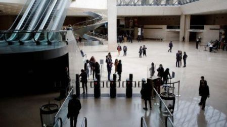 Francia reabre cafés y museos tras cierre de 6 meses