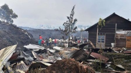 Van 20 muertos por erupción volcánica en el Congo; temblores no cesan