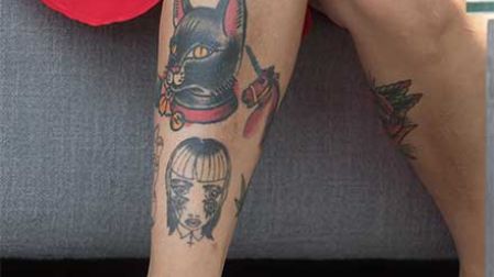 Tatuajes en las piernas de Mon Laferte