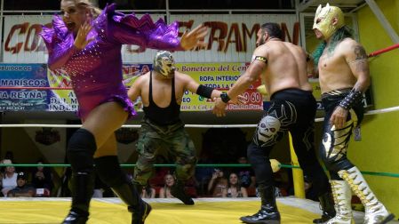 Miss Gaviota, luchadora trans en combate