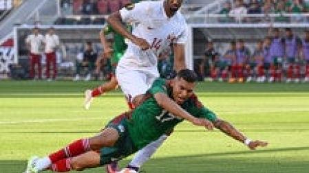 Orbelín Pineda cae en partido de México Vs Qatar en Copa Oro