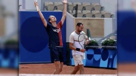 Daniil Medvédev entrenando. (Reuters)