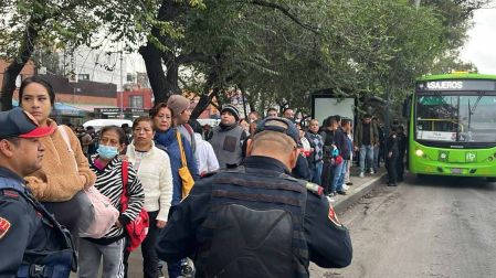 La gente indignada por las fallas en el Metro