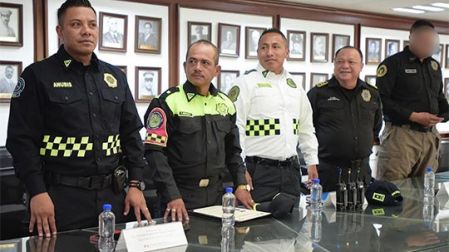 reconocen a policía 