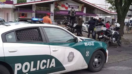 se mete al sumesa con todo y coche