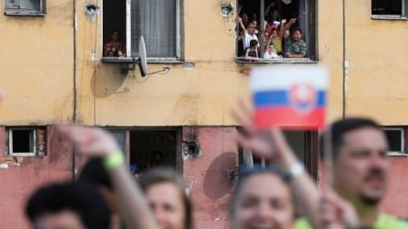 'El camino a la convivencia pacífica es la integración': Papa defiende a gitanos