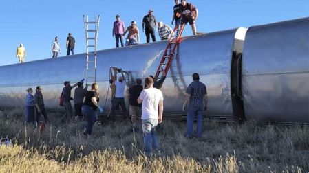 Descarrilamiento de tren en EU deja al menos tres muertos y decenas de heridos